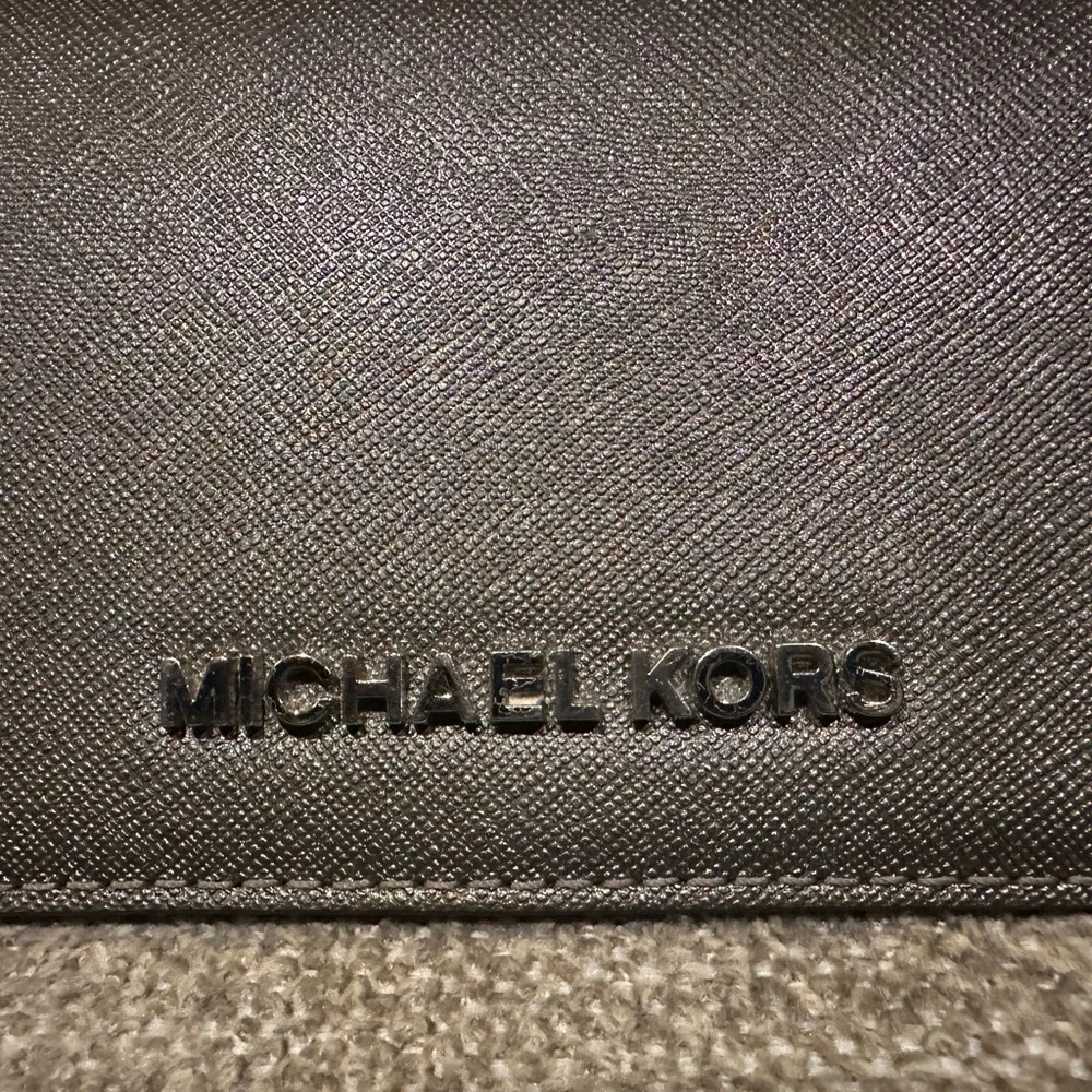 NWOTMichael Kors Large Jet Set Goldish Bronze Wallet  7.5 width 4 inches height - Picture 3 of 10